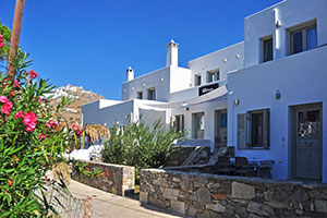 Aliktypo studios at Avlomonas of Serifos